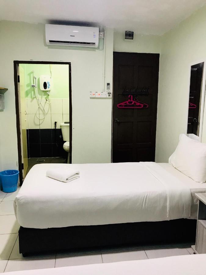 Milvus Hotel Kuah Exterior foto